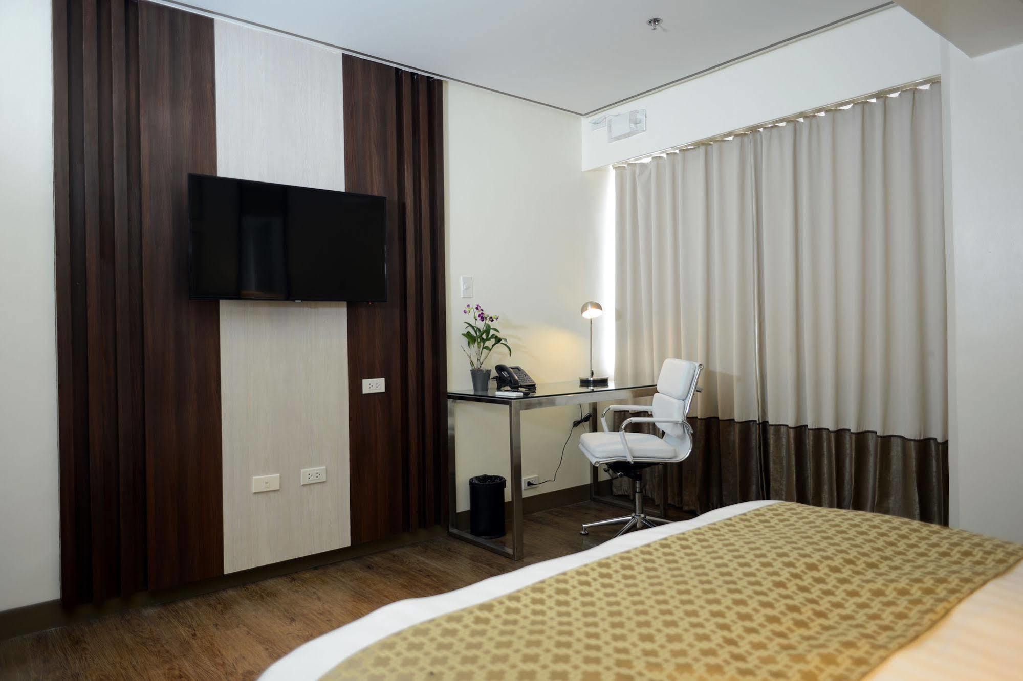 The Carmen Hotel Naga  Exterior photo