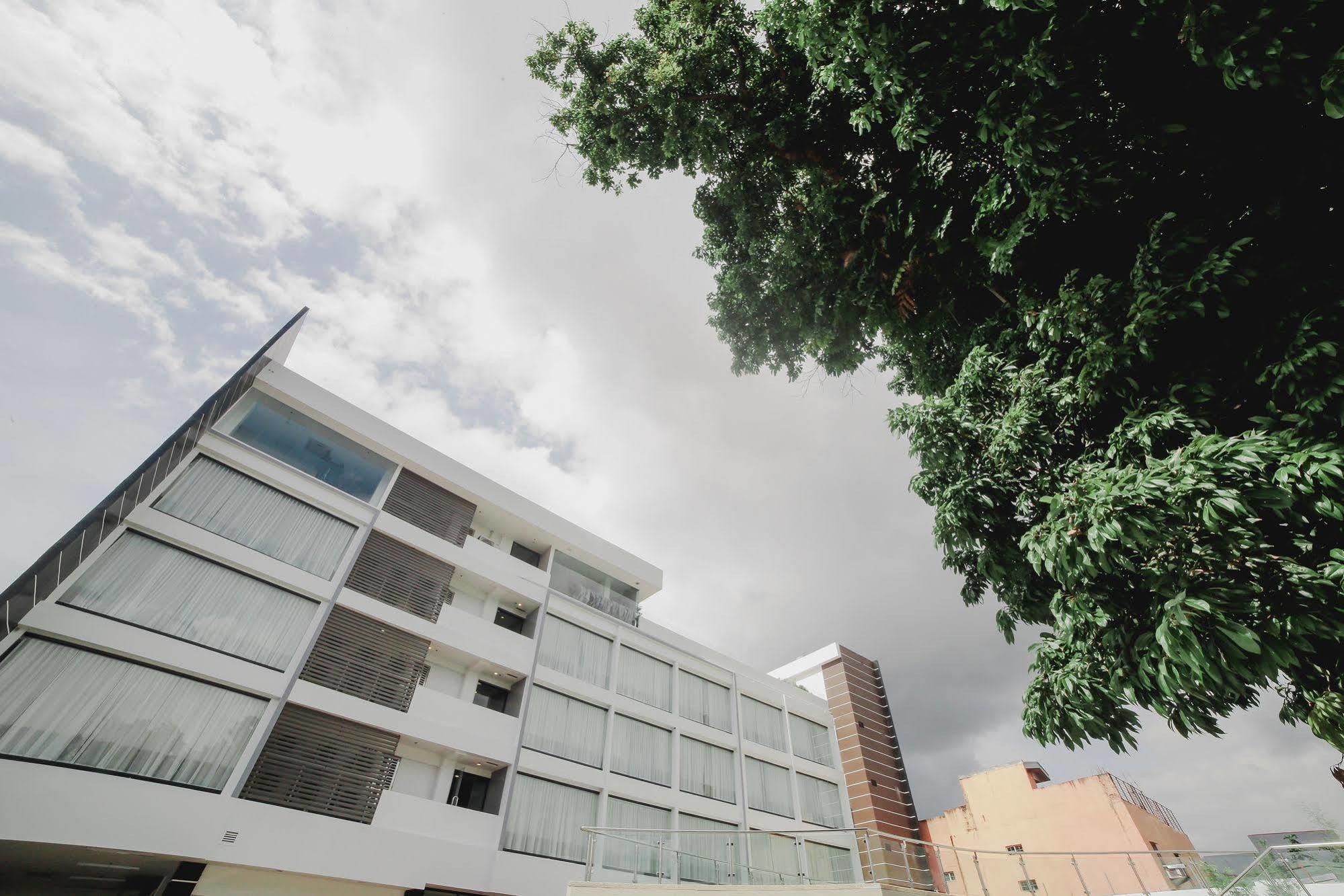The Carmen Hotel Naga  Exterior photo